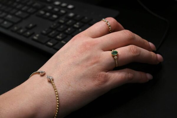 Exquisite 18K Yellow Gold Emerald & Diamond Ring