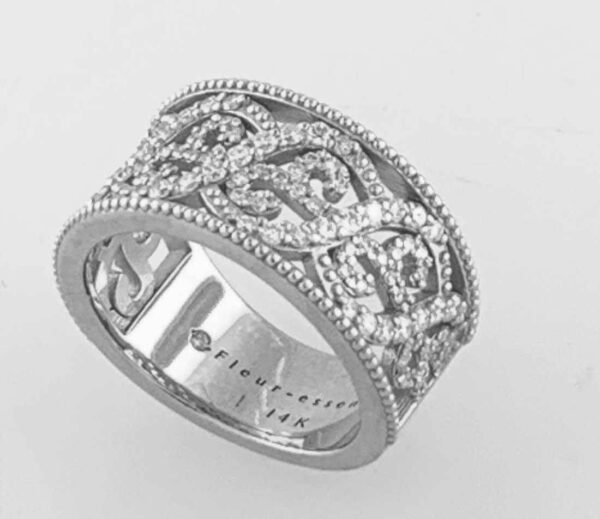 "Fleur-essence" 14k White gold Diamond Ring