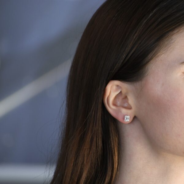 14K White Gold Emerald and Diamond Earrings - Image 4