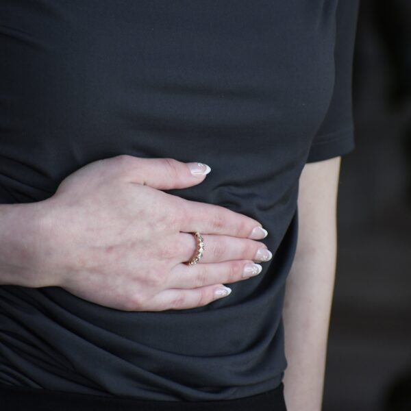 14K Yellow Gold 7-Stone Diamond Band - Image 7
